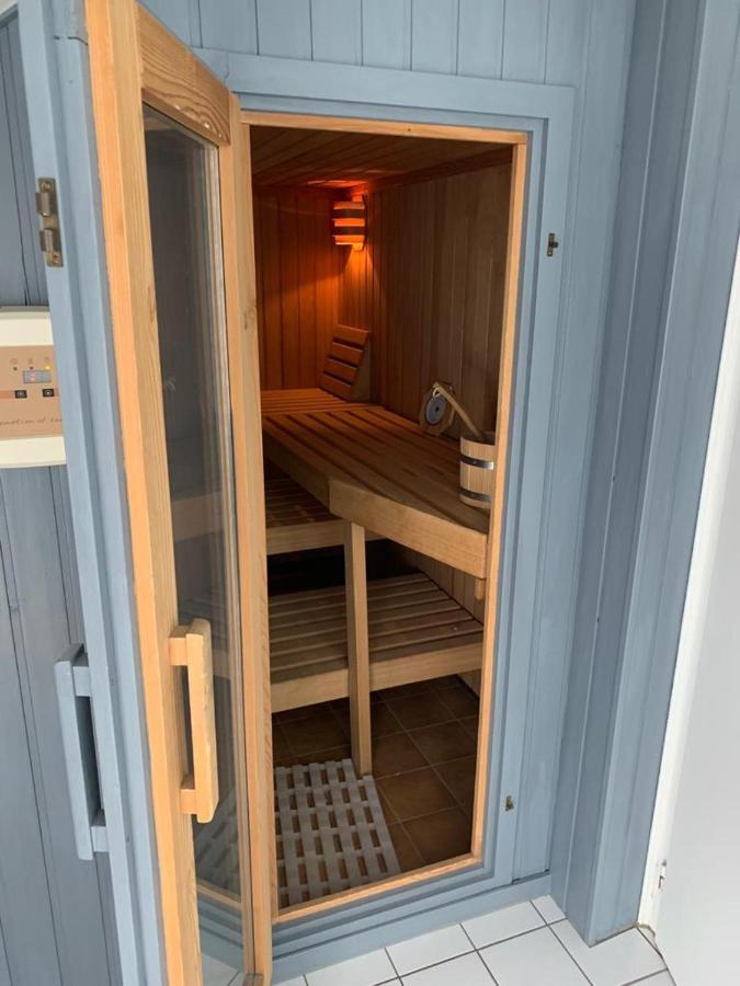 Wohnung Mit Einer Sauna Direkt Am Park Wiesbaden Esterno foto