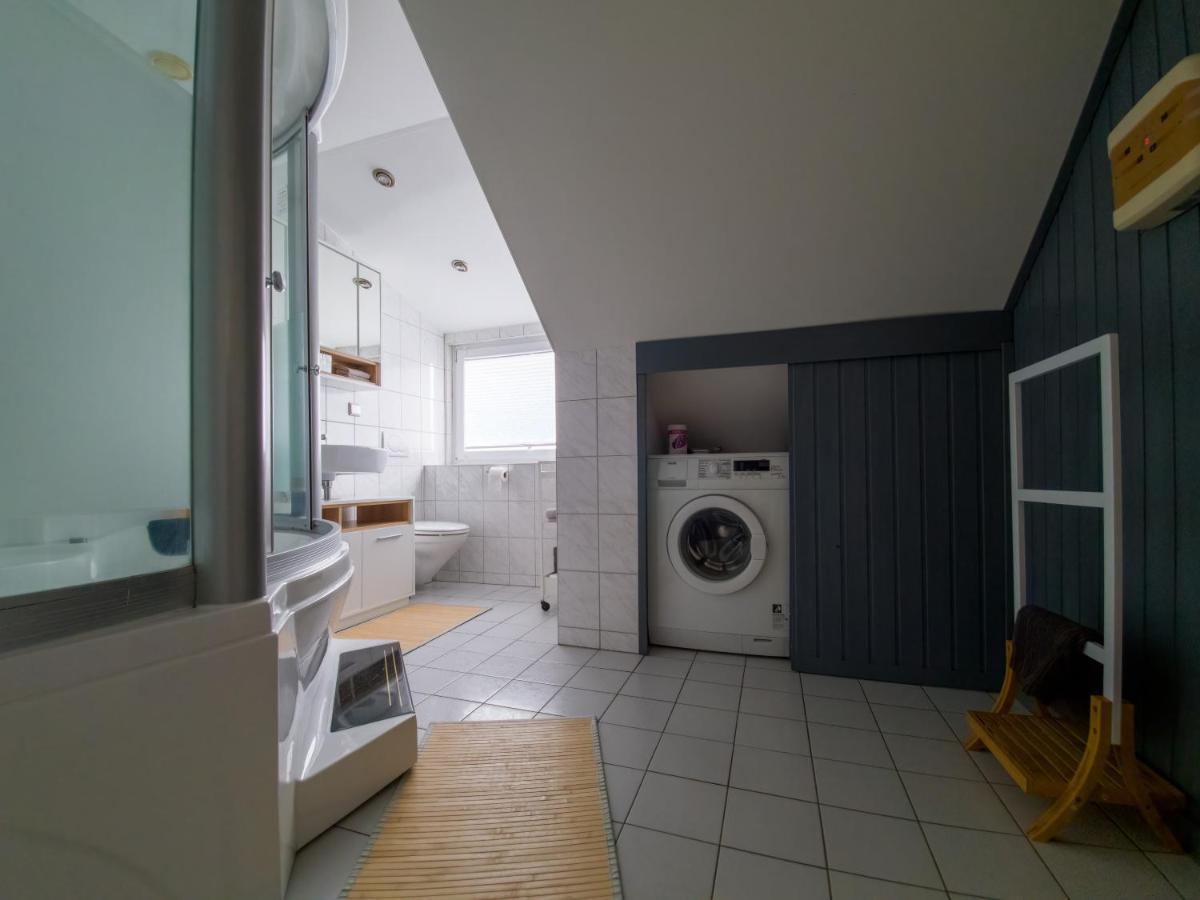 Wohnung Mit Einer Sauna Direkt Am Park Wiesbaden Esterno foto